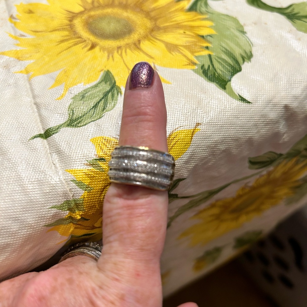 Beautiful diamond band marked 925